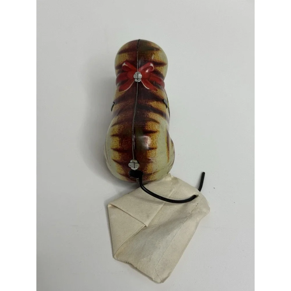 New Old Stock VTG DA GUENMAO WIND UP TIN LITHO TOY CAT & BALL IN BOX‎ W/ KEY